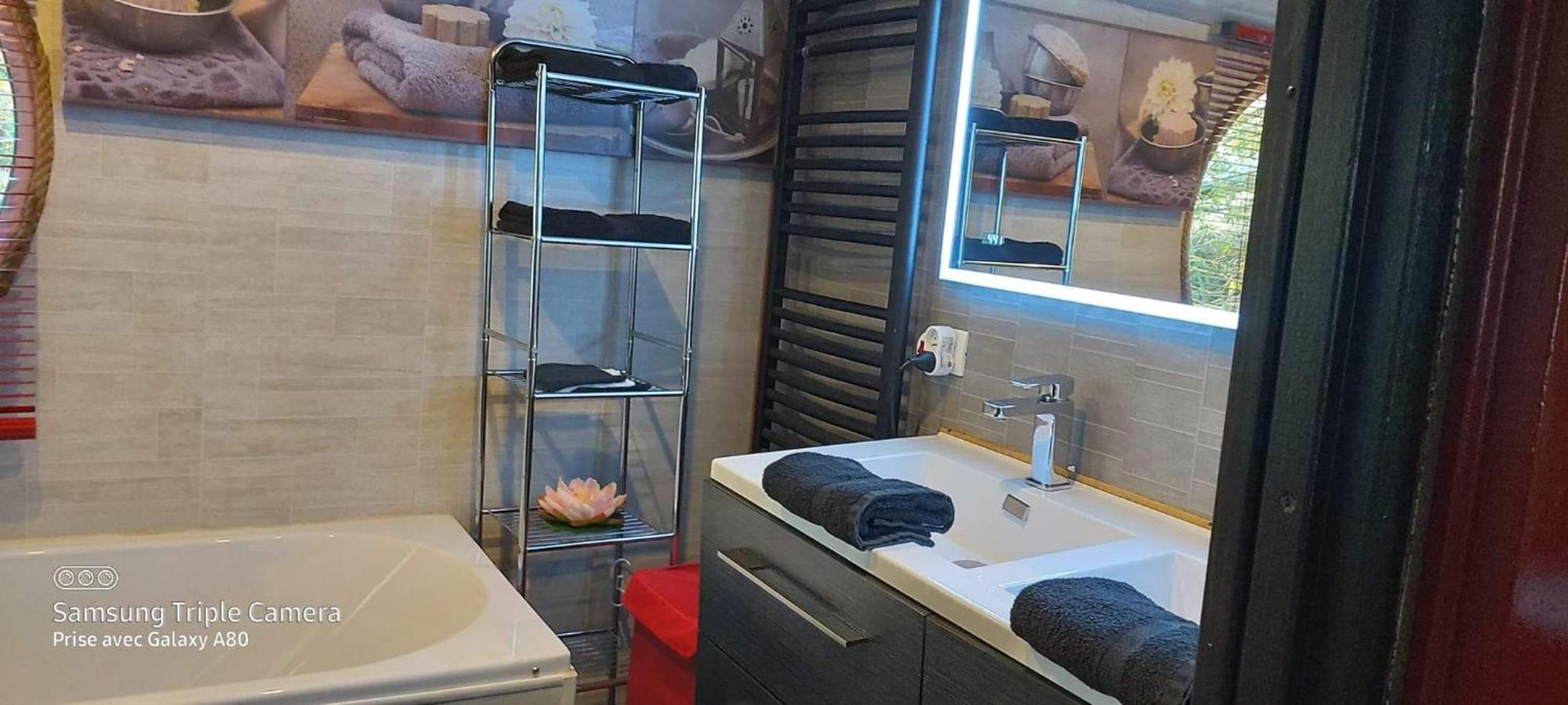 Peniche Morgane 2 Sas Les Betises Hotell Cambrai Eksteriør bilde